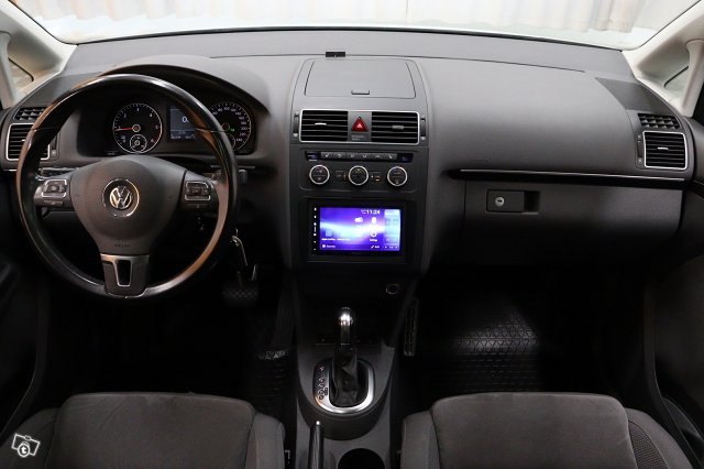 Volkswagen Touran 16