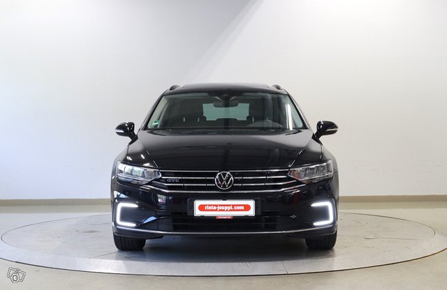 VOLKSWAGEN PASSAT 2