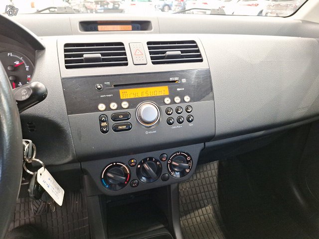 Suzuki Swift 15