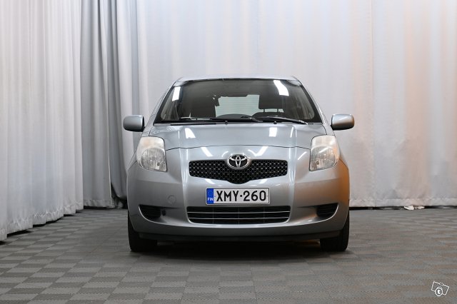 Toyota Yaris 2