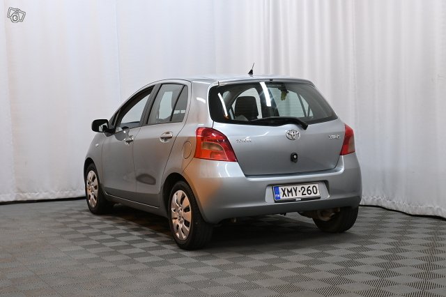 Toyota Yaris 5