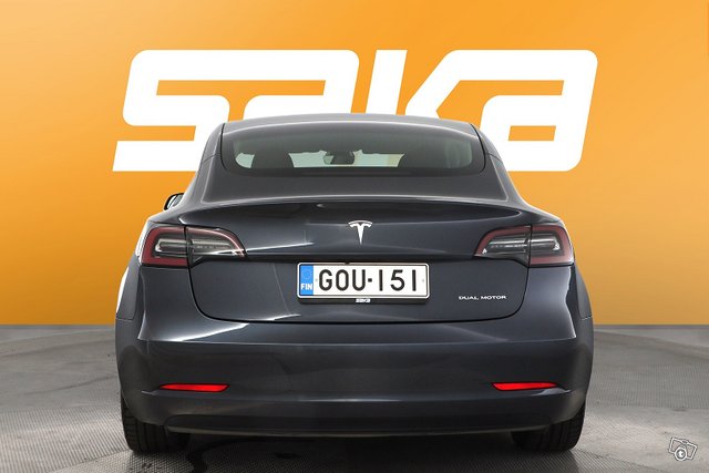 Tesla Model 3 7