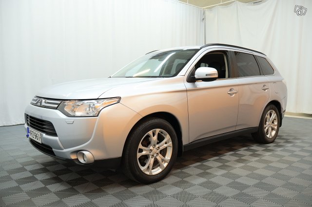 Mitsubishi Outlander 4