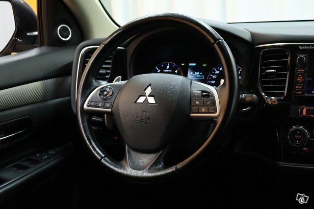 Mitsubishi Outlander 14