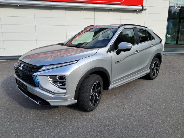 MITSUBISHI ECLIPSE CROSS 1