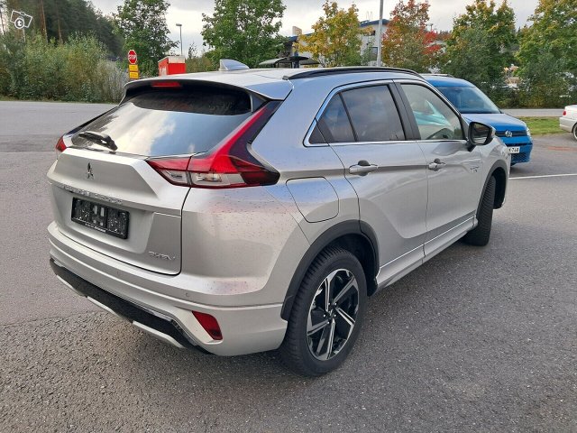 MITSUBISHI ECLIPSE CROSS 2