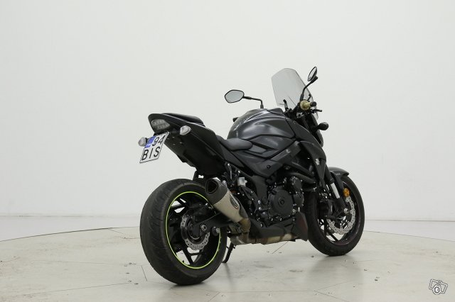 Suzuki GSX-S 5