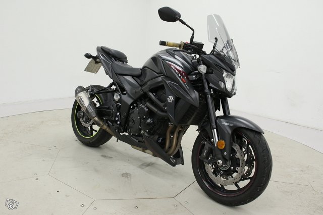 Suzuki GSX-S 7