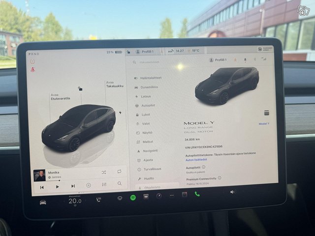 Tesla Model Y 10