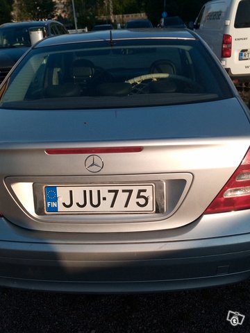 Mercedes-Benz C-sarja 6