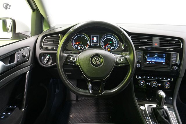 Volkswagen Golf 13