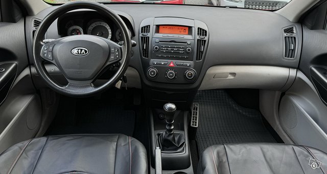 Kia Cee'd 9