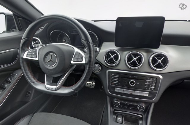 Mercedes-Benz CLA 9