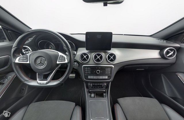 Mercedes-Benz CLA 11