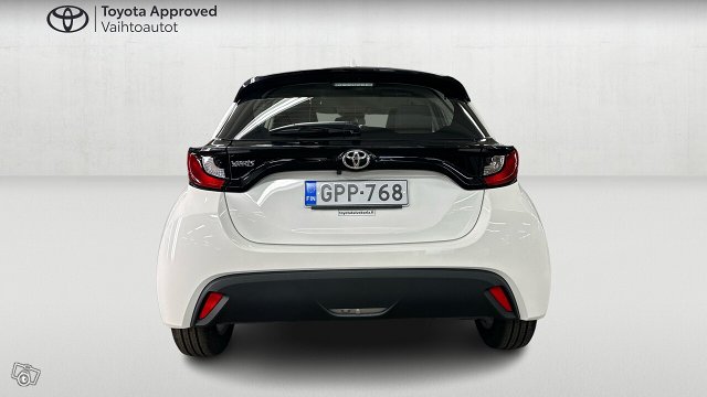 Toyota Yaris 4