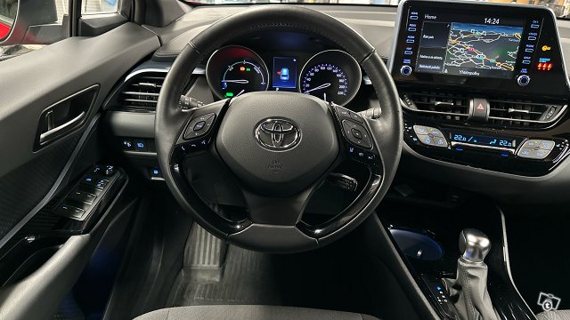 Toyota C-HR 11