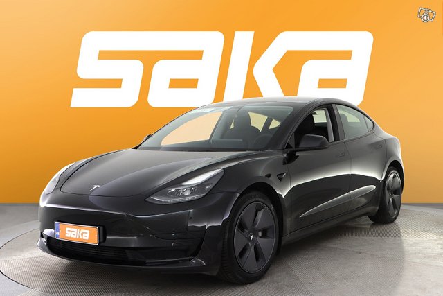 Tesla Model 3 4