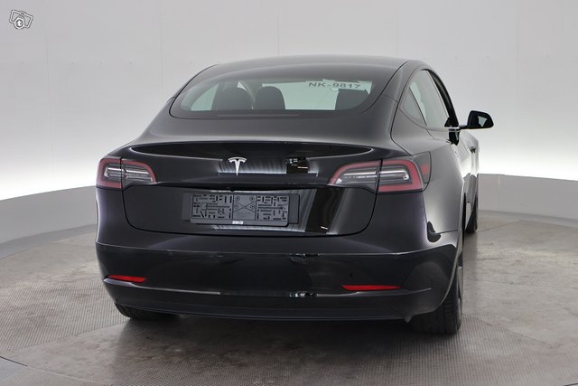 Tesla Model 3 10