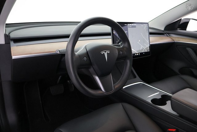 Tesla Model 3 12