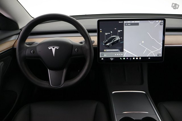 Tesla Model 3 17