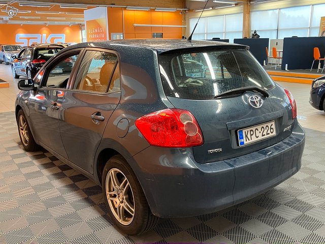 Toyota Auris 2