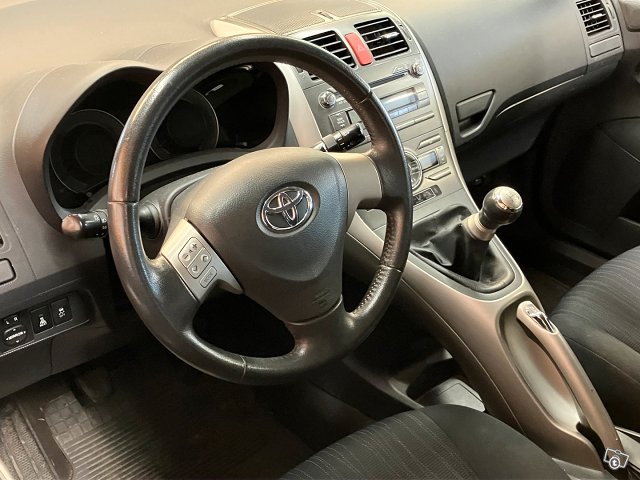 Toyota Auris 5