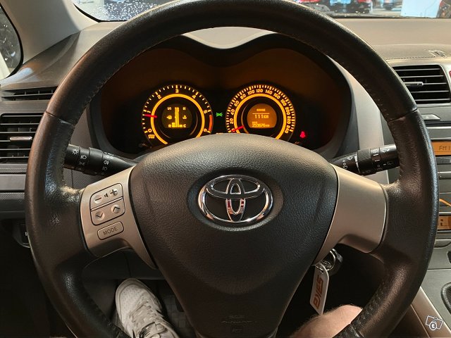 Toyota Auris 6