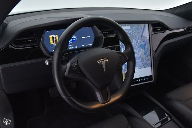 TESLA MODEL S 13