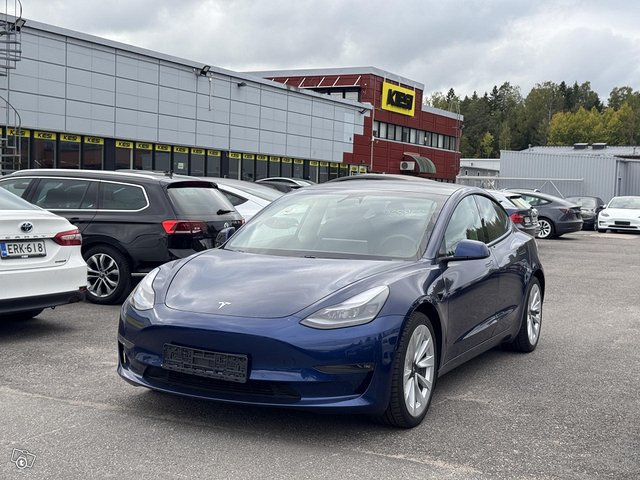 Tesla Model 3 2