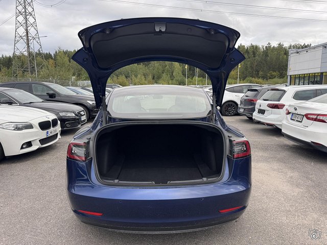 Tesla Model 3 16