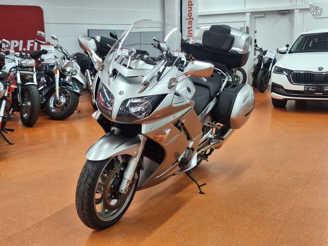 YAMAHA FJR1300 4