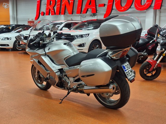 YAMAHA FJR1300 5