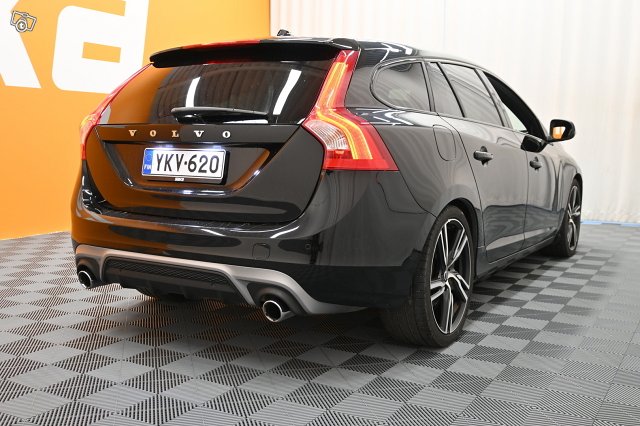 Volvo V60 8