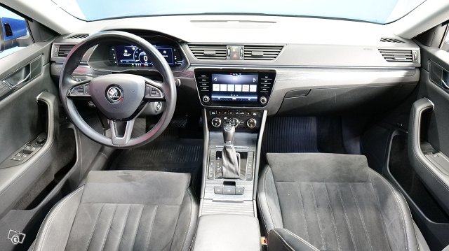 Skoda SUPERB 9