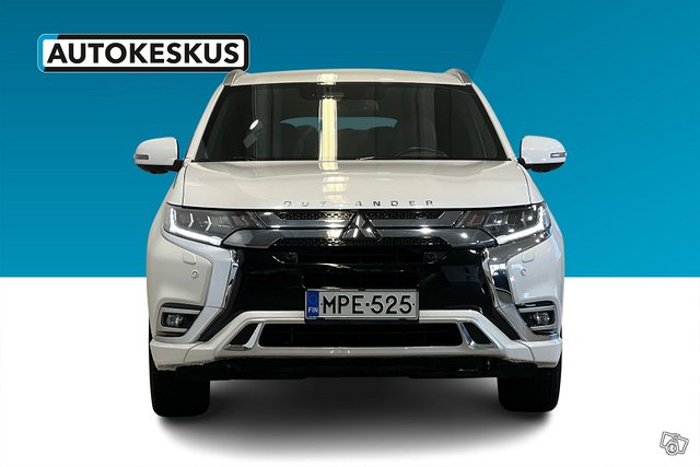 Mitsubishi Outlander PHEV 7