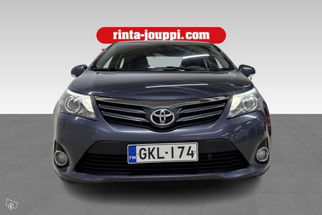 Toyota Avensis 2