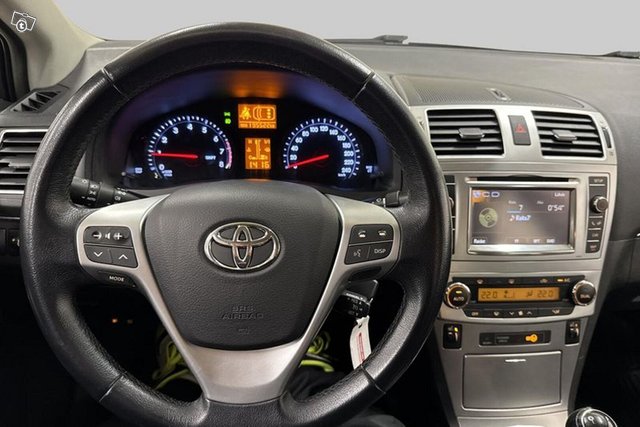 Toyota Avensis 14