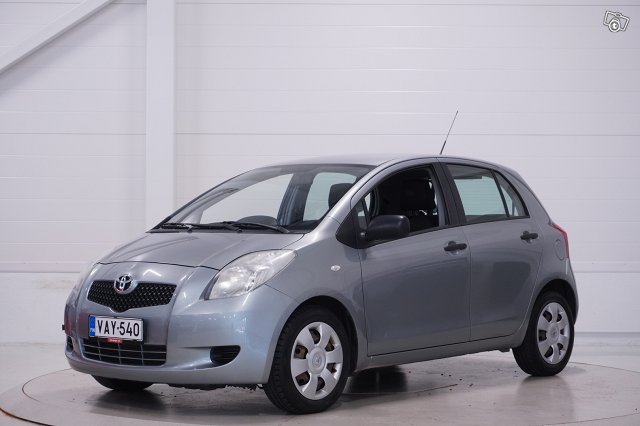 Toyota Yaris 1