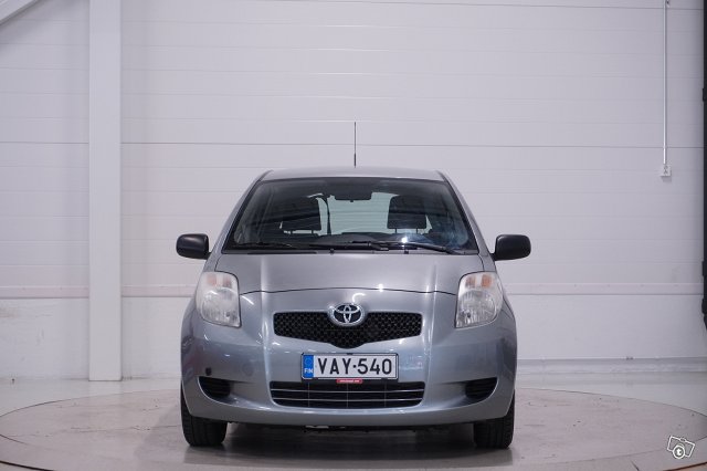 Toyota Yaris 2