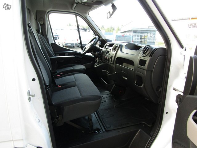 Renault Master 12