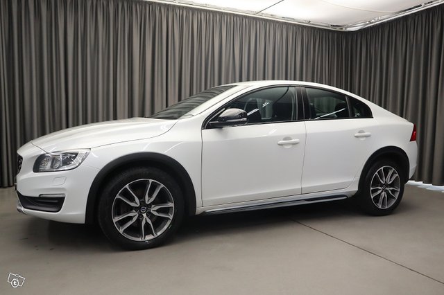 Volvo S60 Cross Country 2