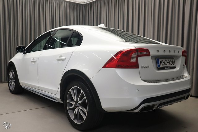 Volvo S60 Cross Country 3