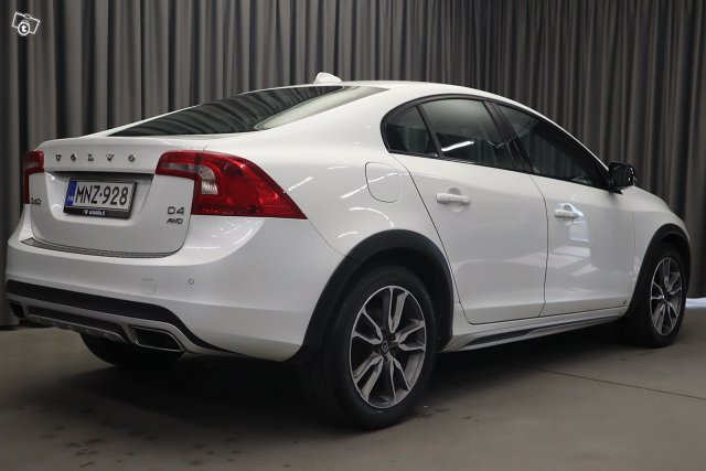 Volvo S60 Cross Country 4