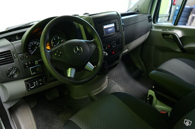 Mercedes-Benz Sprinter 14