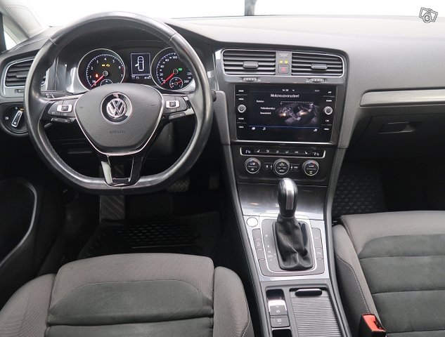 Volkswagen Golf 8