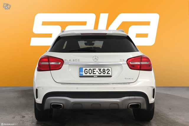 Mercedes-Benz GLA 7