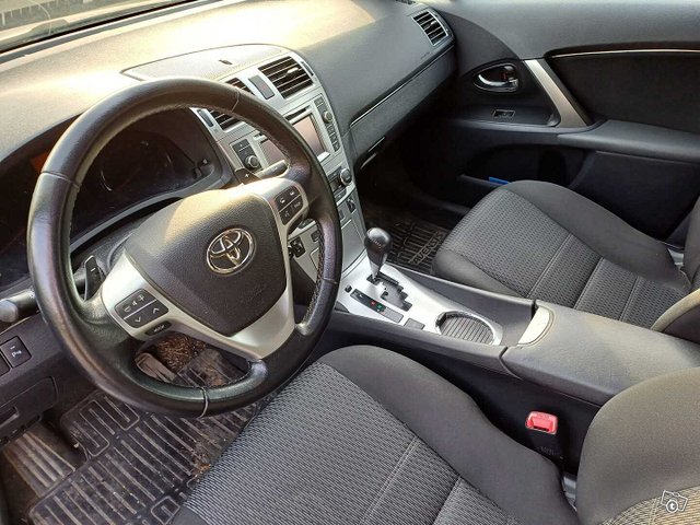 Toyota Avensis 3