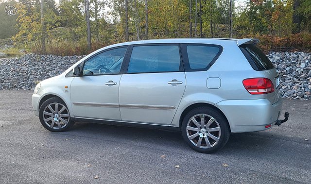 Toyota Avensis, kuva 1