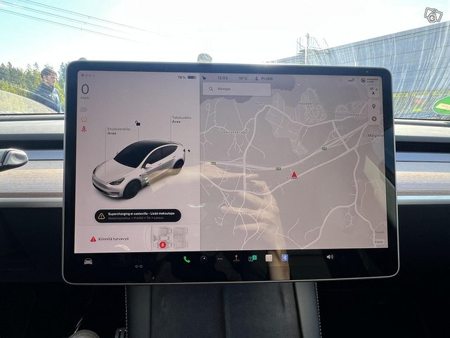 Tesla Model Y 9