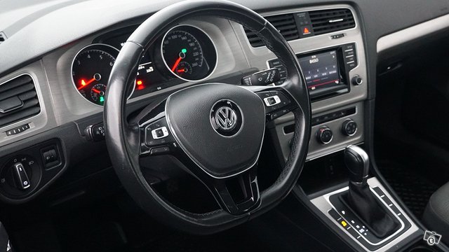 Volkswagen Golf 13